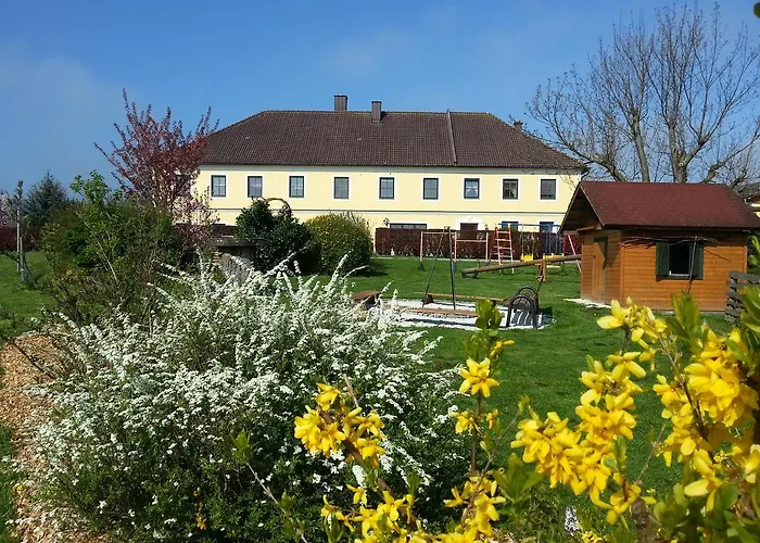 Familienbauernhof Strassbauer
