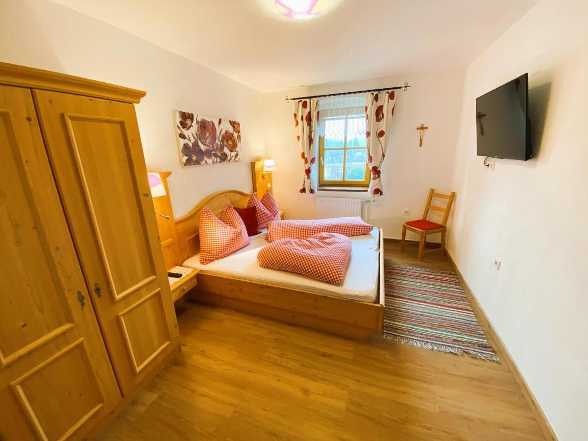Familienbauernhof Strassbauer Farm stay